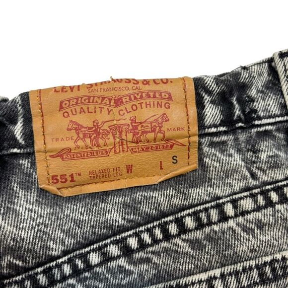 Ladies Vintage (1994) Levi’s 551 Black Wash Cut Off Distressed Short Size 12 - Picture 6 of 12